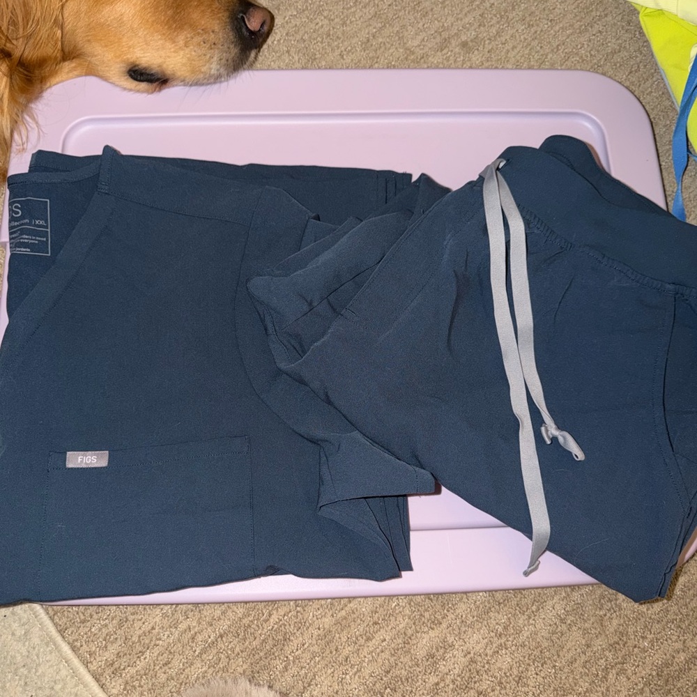 Figs Womans scrub set